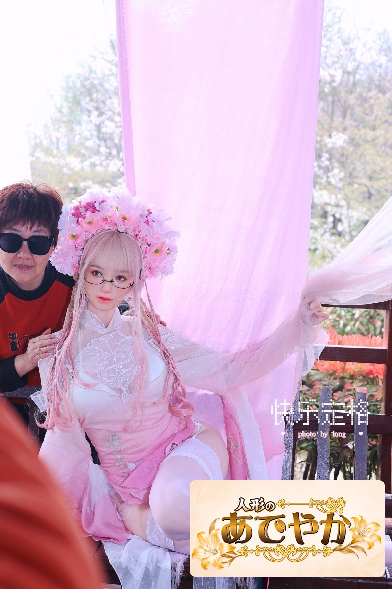 TYPEグラビア 超擬真の肌テクスチャ【アートワークカスタム版】TOPSINO T167cm Eカップ+ T27米藤(miteng)花神の外出撮影 古典制服リアル製ラブドール - 画像 (4)